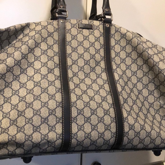Gucci Other - Gucci supreme duffel